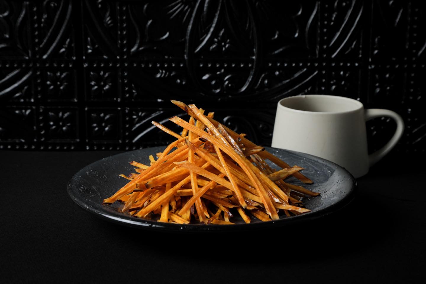 細さが病みつき!神戸元町に無添加「生芋けんぴ」専門店がオープン