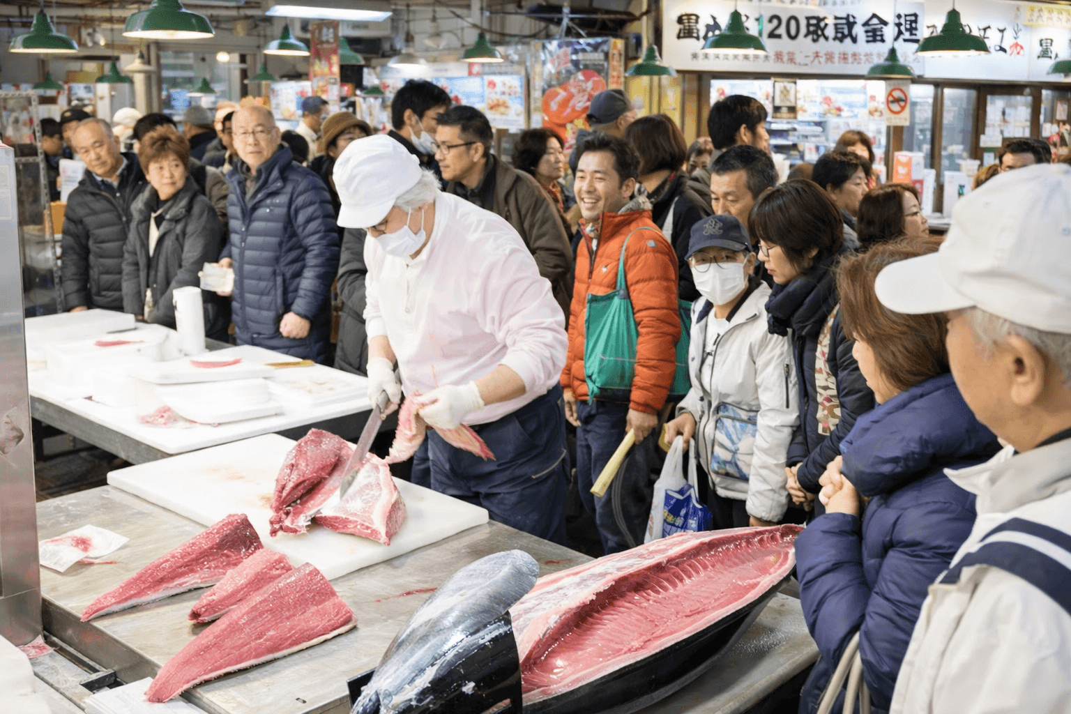 入場無料!神戸・魚河岸デーで新鮮魚介&グルメ体験!家族で楽しめる