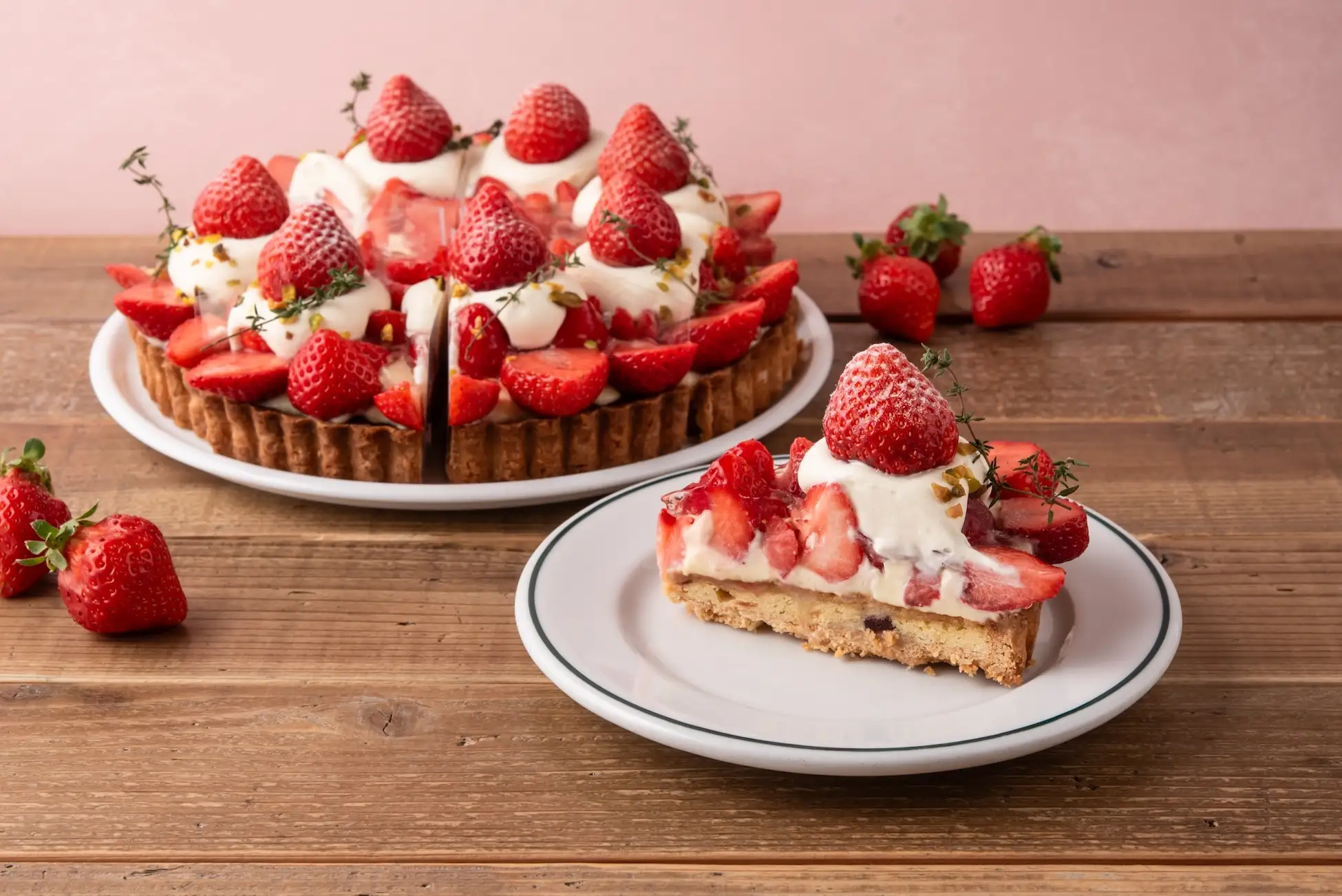 マザームーンカフェ、神戸で苺スイーツ!32層クレープタルトなど限定販売