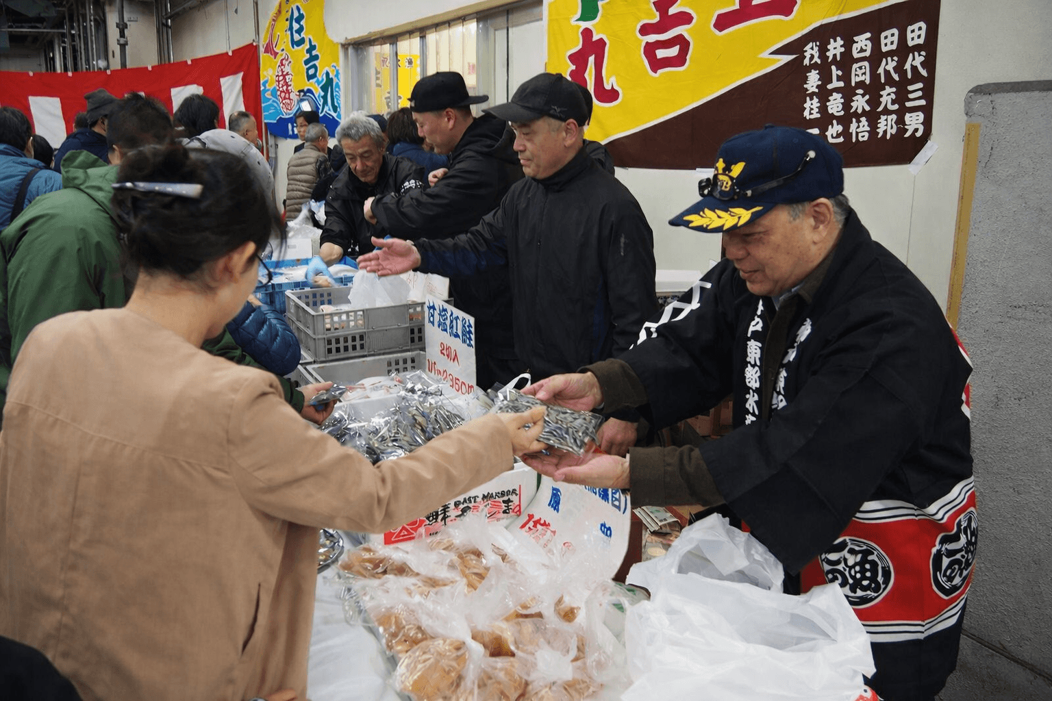 深江浜「市場横丁まつり」はグルメの宝庫!市場の味をお得に楽しもう