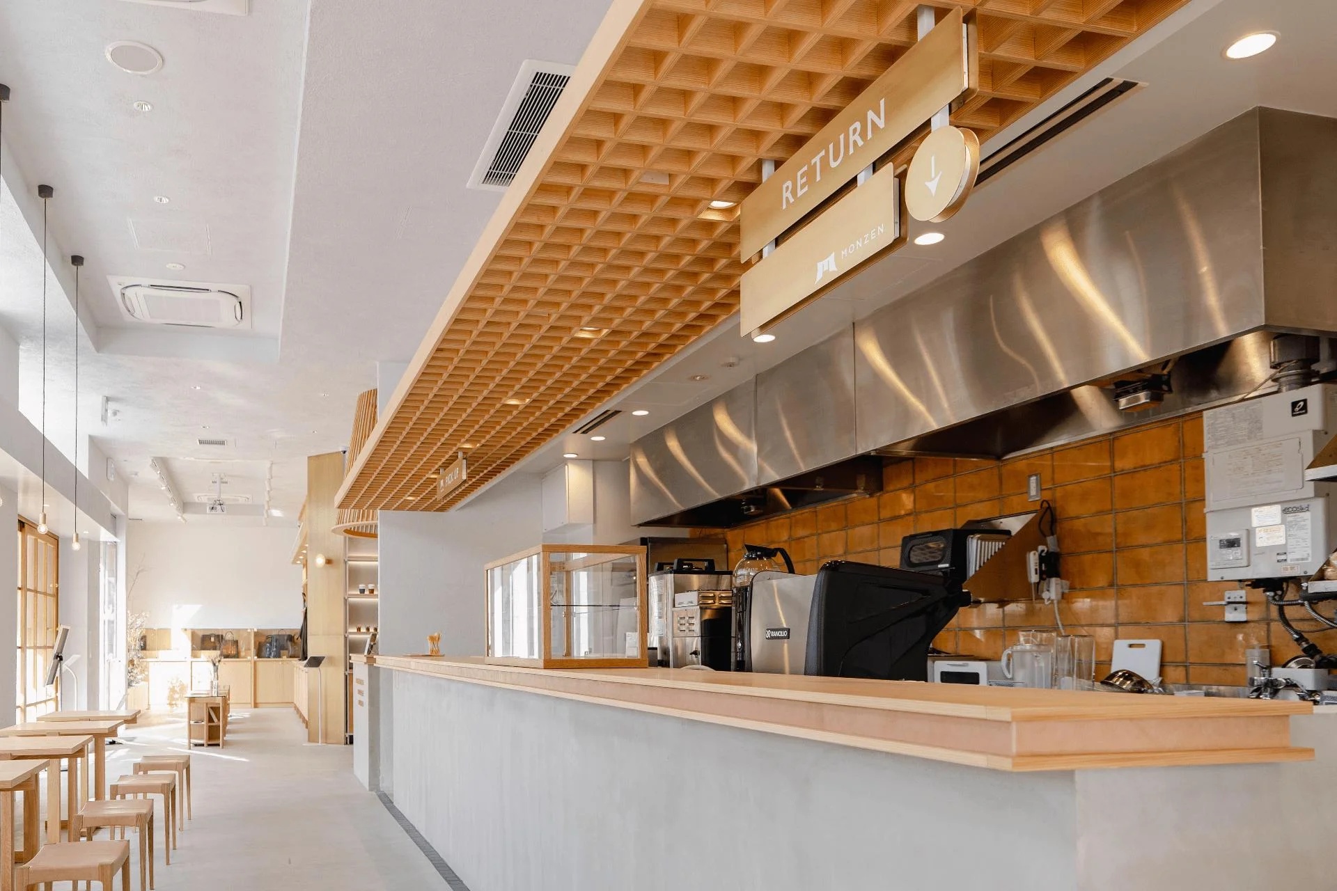 姫路駅前「MONZEN」3/1開業!兵庫の食・土産・観光情報が集まる新拠点