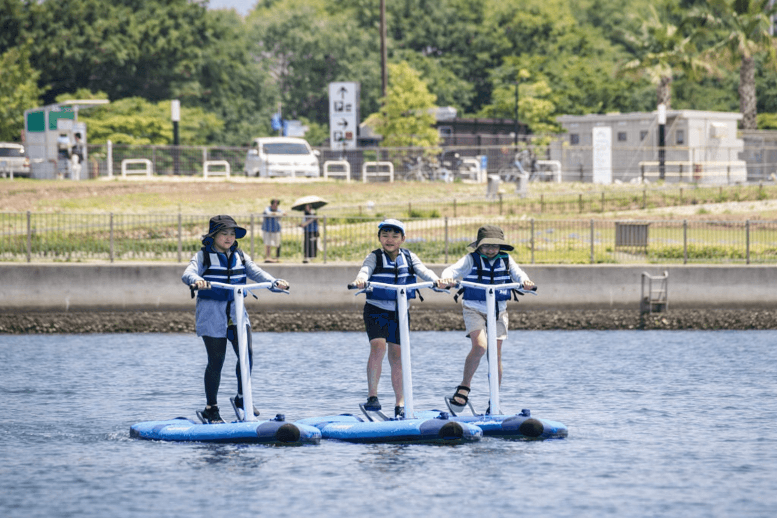神戸マリンピア 足漕ぎカヤック「HOBIE」再開!アウトレットでお得に体験
