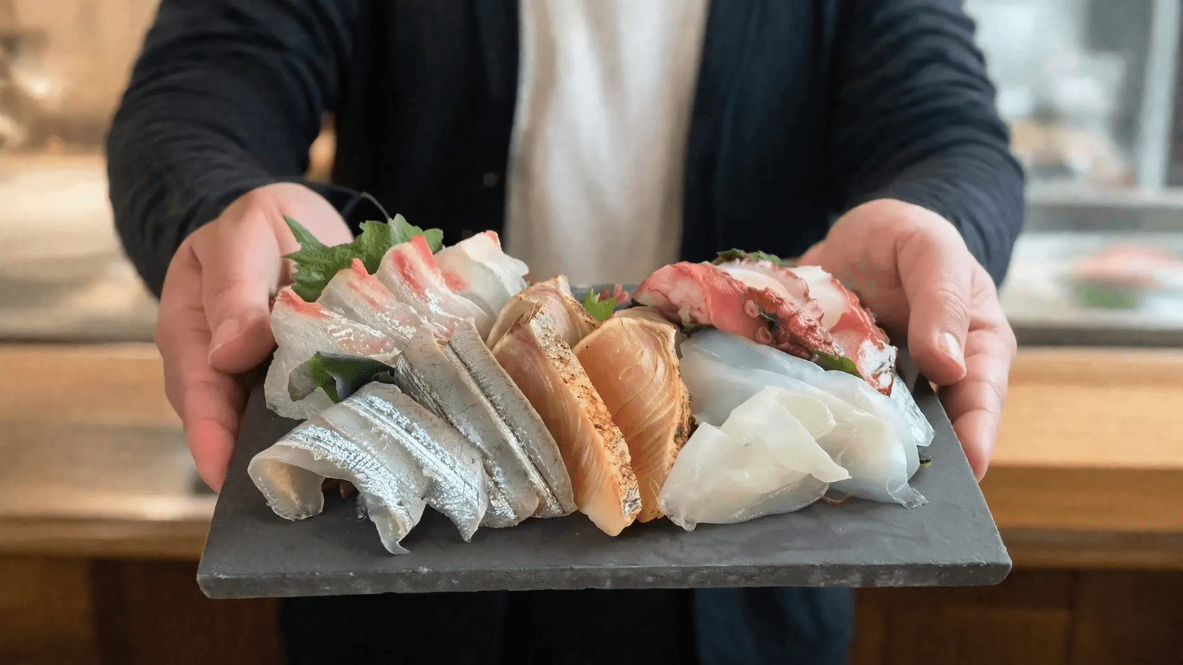 淡路市岩屋に新名所!漁協直結「岩屋鮮魚」地元食材持ち帰り専門店4/3開店