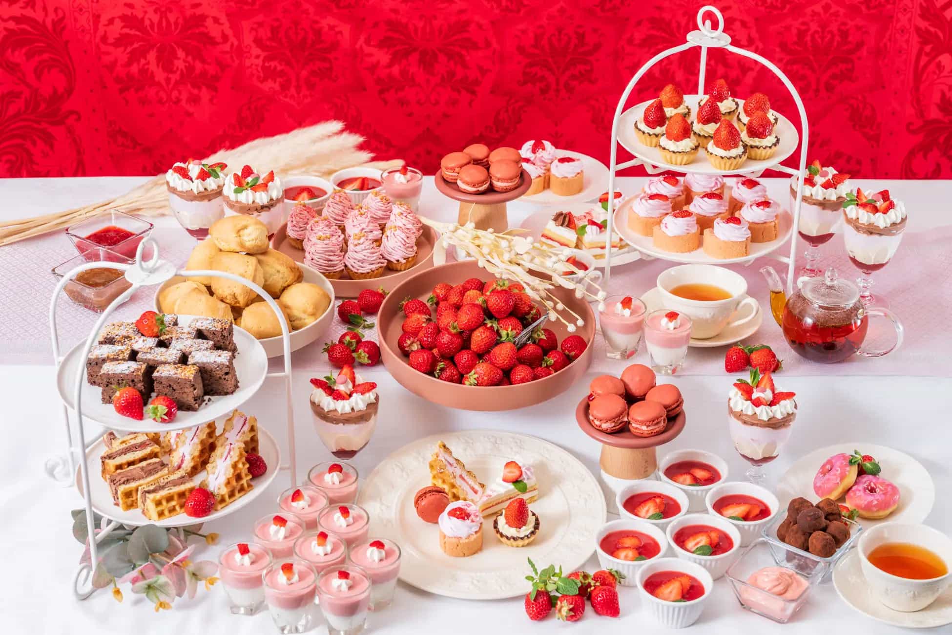 神戸「GWクルーズ」船上ビュッフェ&いちごスイーツ食べ放題