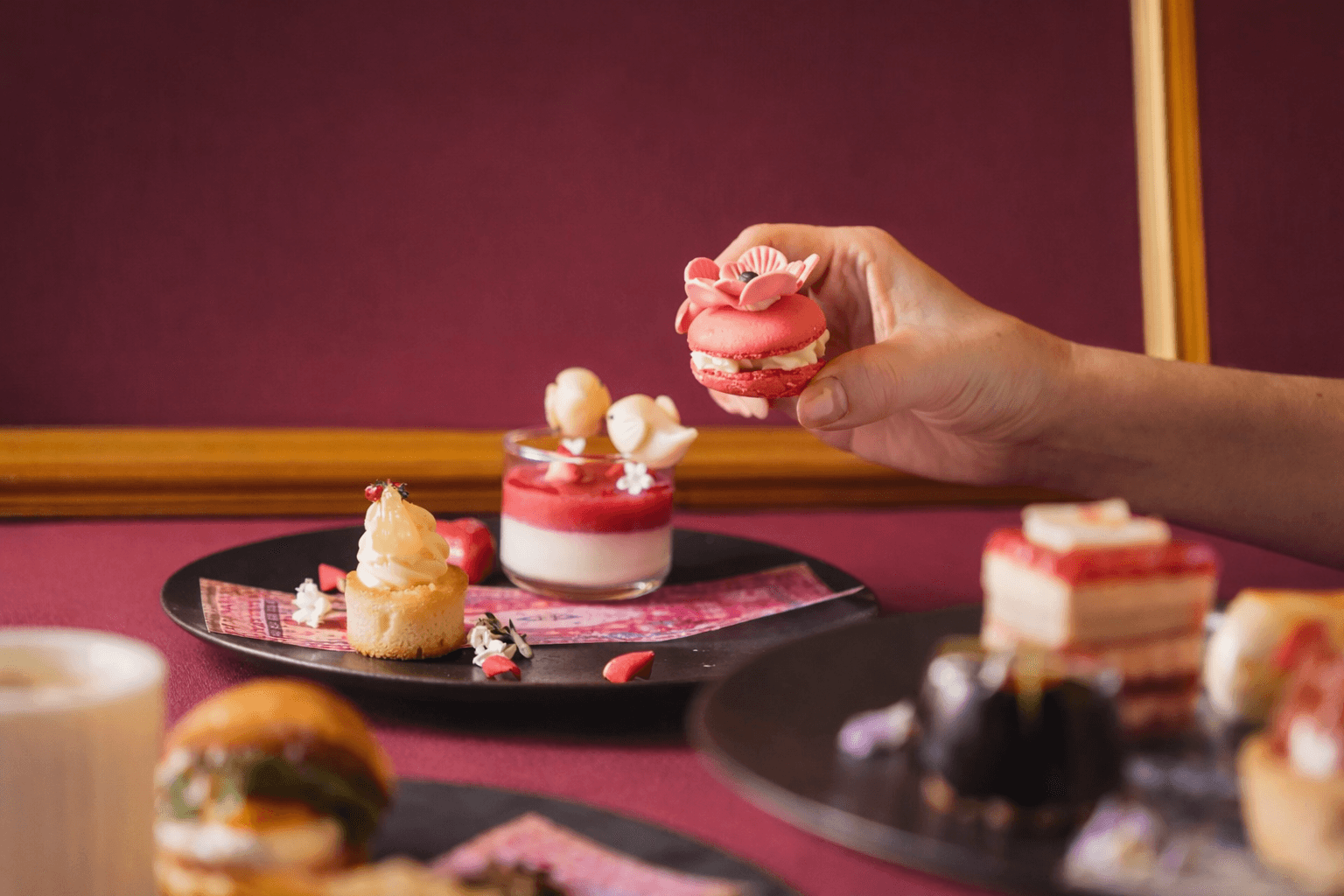 新神戸 ANAクラウンプラザホテル バレンタイン限定アート&スイーツのイメージ画像