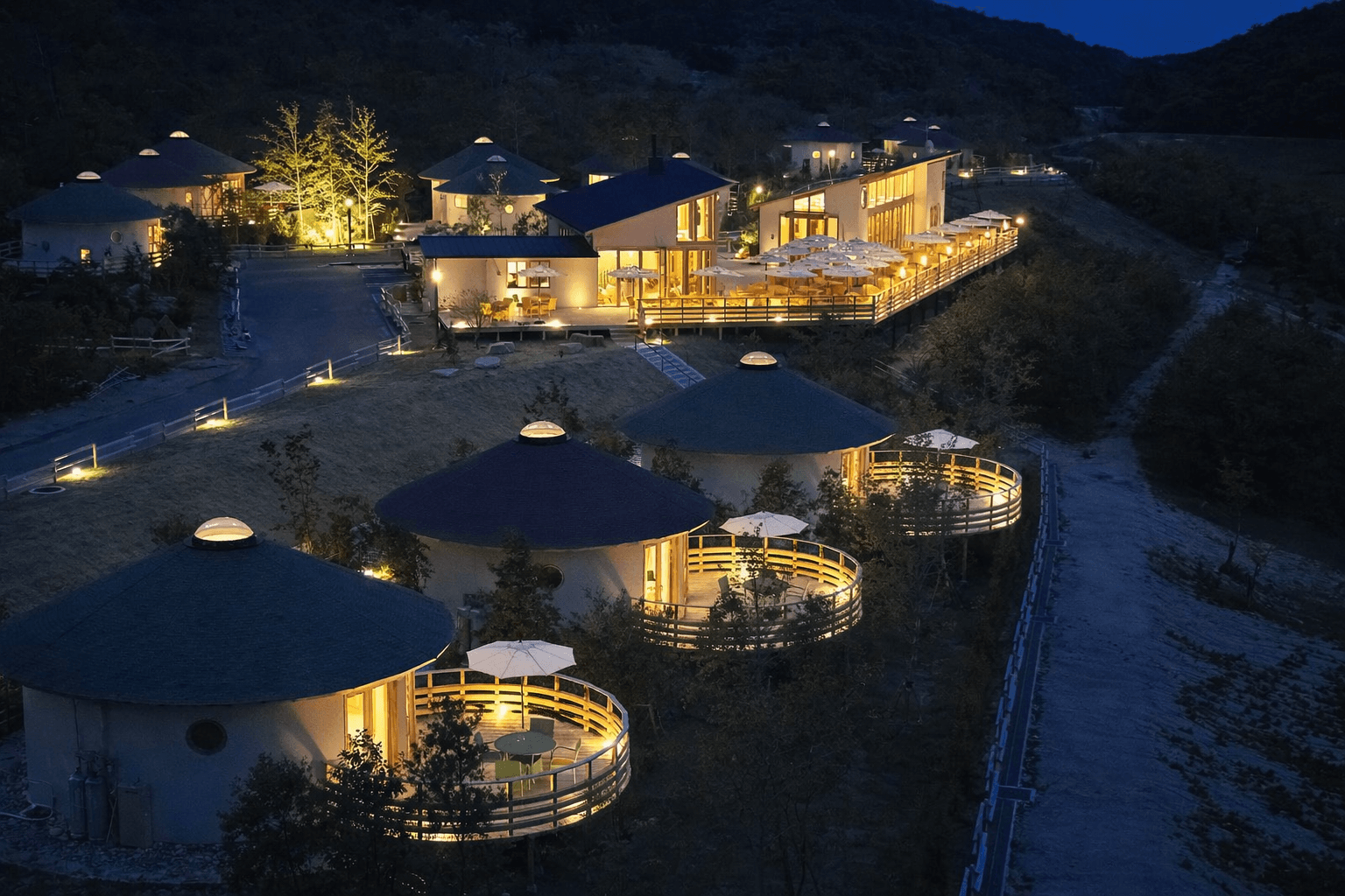 淡路島ニジゲンノモリ、クレヨンしんちゃんルーム宿泊者限定!ひろし名言ブロマイドのイメージ画像