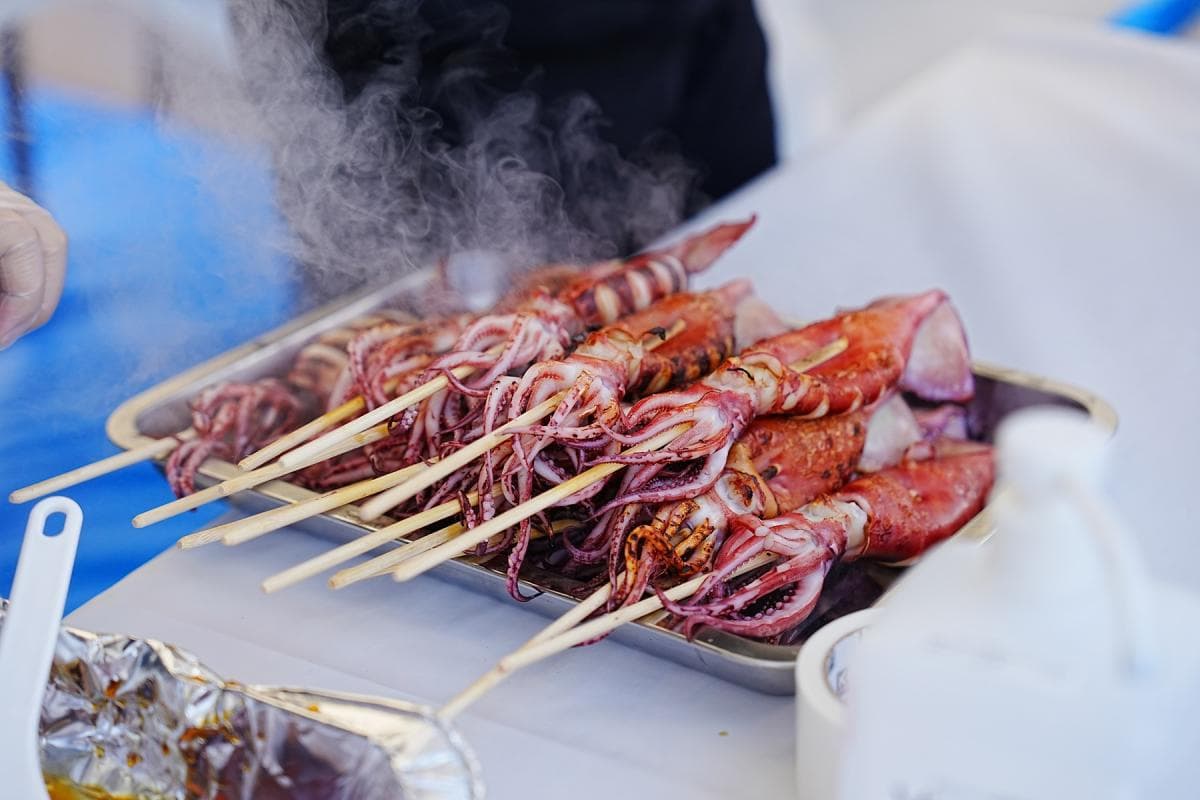 神戸に雪が降る!メリケンパークで香美町の雪まつり開催!あったかグルメものイメージ画像