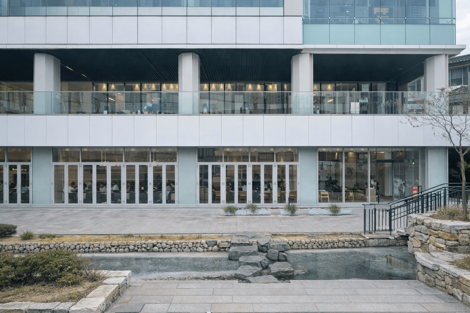 姫路ピオレにスタバの新業態TEAVANAが4/20オープン!場所は?のイメージ画像