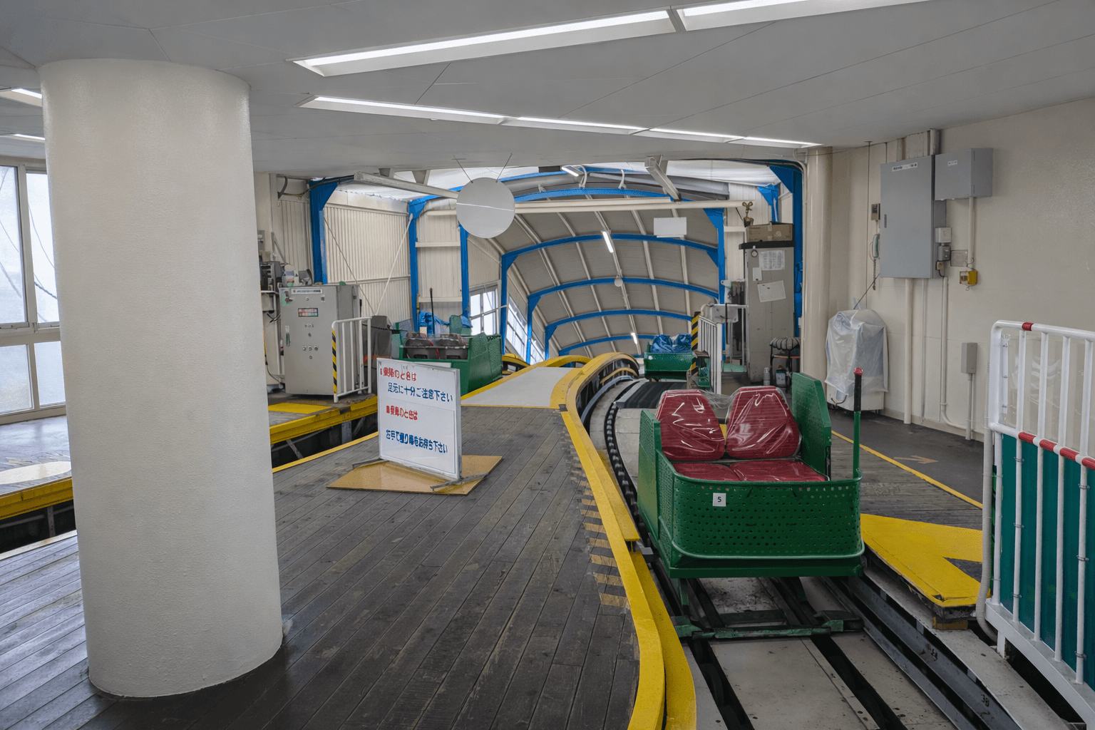 レトロ可愛い!須磨浦山上遊園カーレーター60周年記念祭のイメージ画像