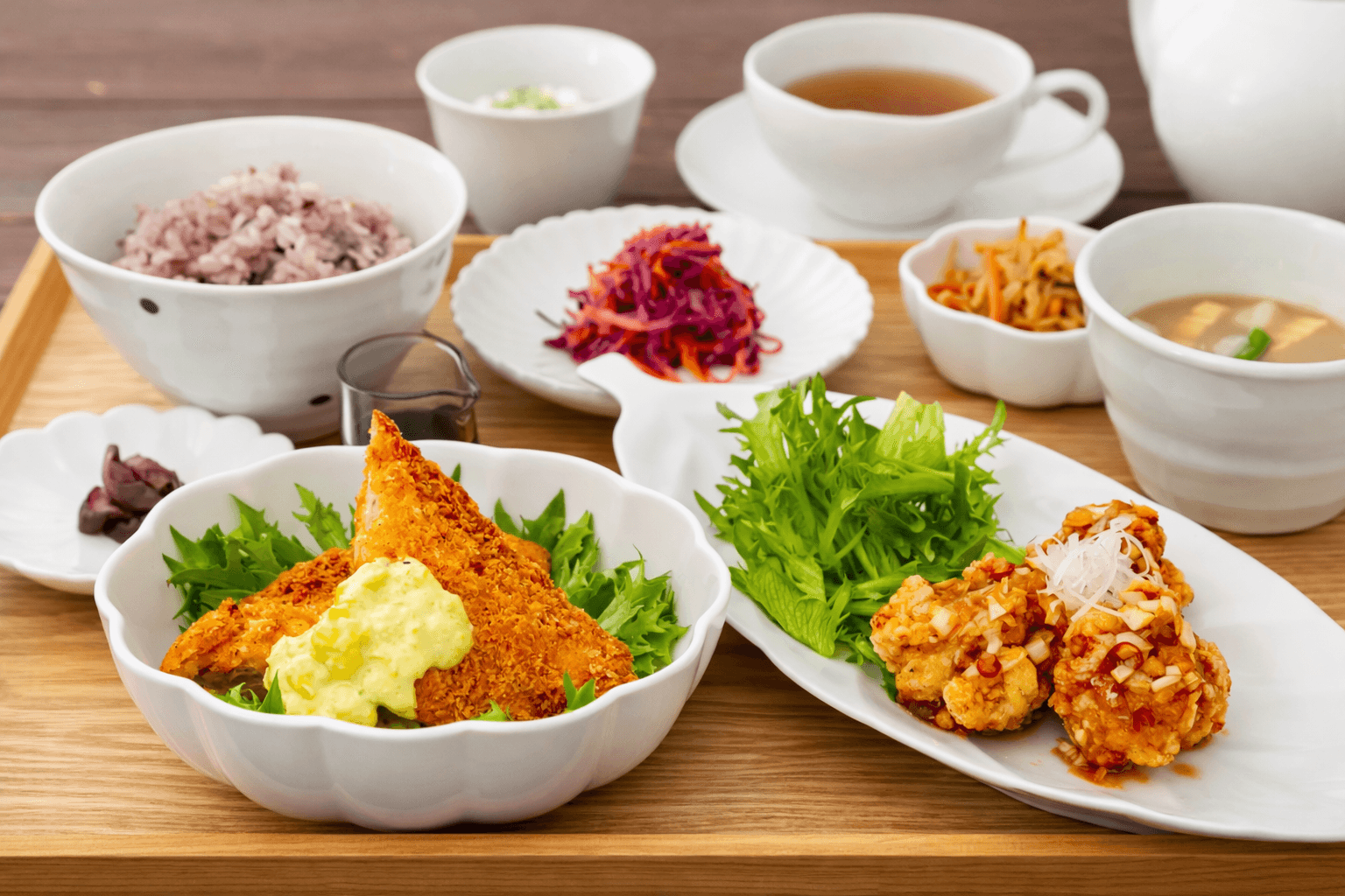 神戸大丸「ゆとりの空間」春限定メニュー!あなごちらし寿司や桜ワッフルのイメージ画像