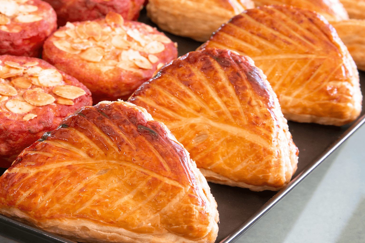 大丸神戸店「神戸市」3/18〜 地元グルメ集結!パルナス復刻&りんごスイーツ特集のイメージ画像