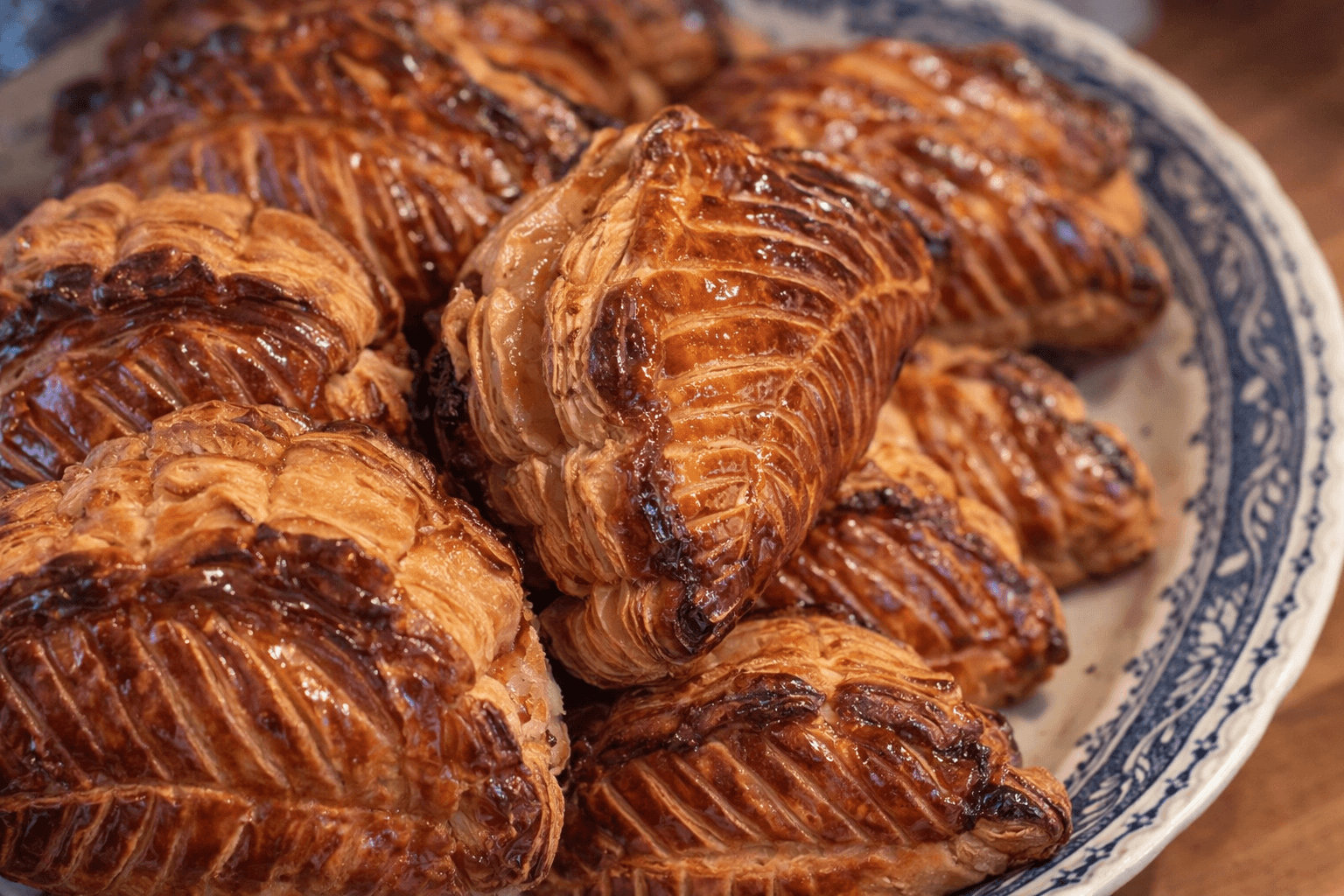 大丸神戸店「神戸市」3/18〜 地元グルメ集結!パルナス復刻&りんごスイーツ特集のイメージ画像