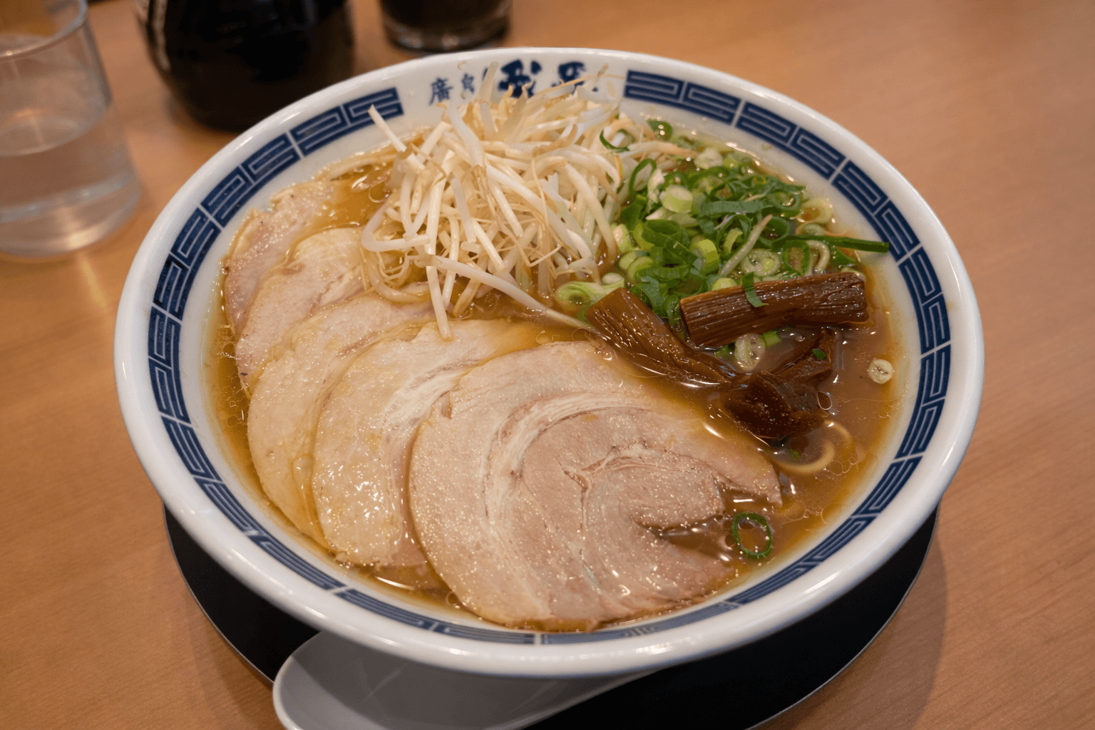 広島で愛される味、神戸へ!我馬の「赤うま」「白うま」六甲道で4月1日解禁のイメージ画像