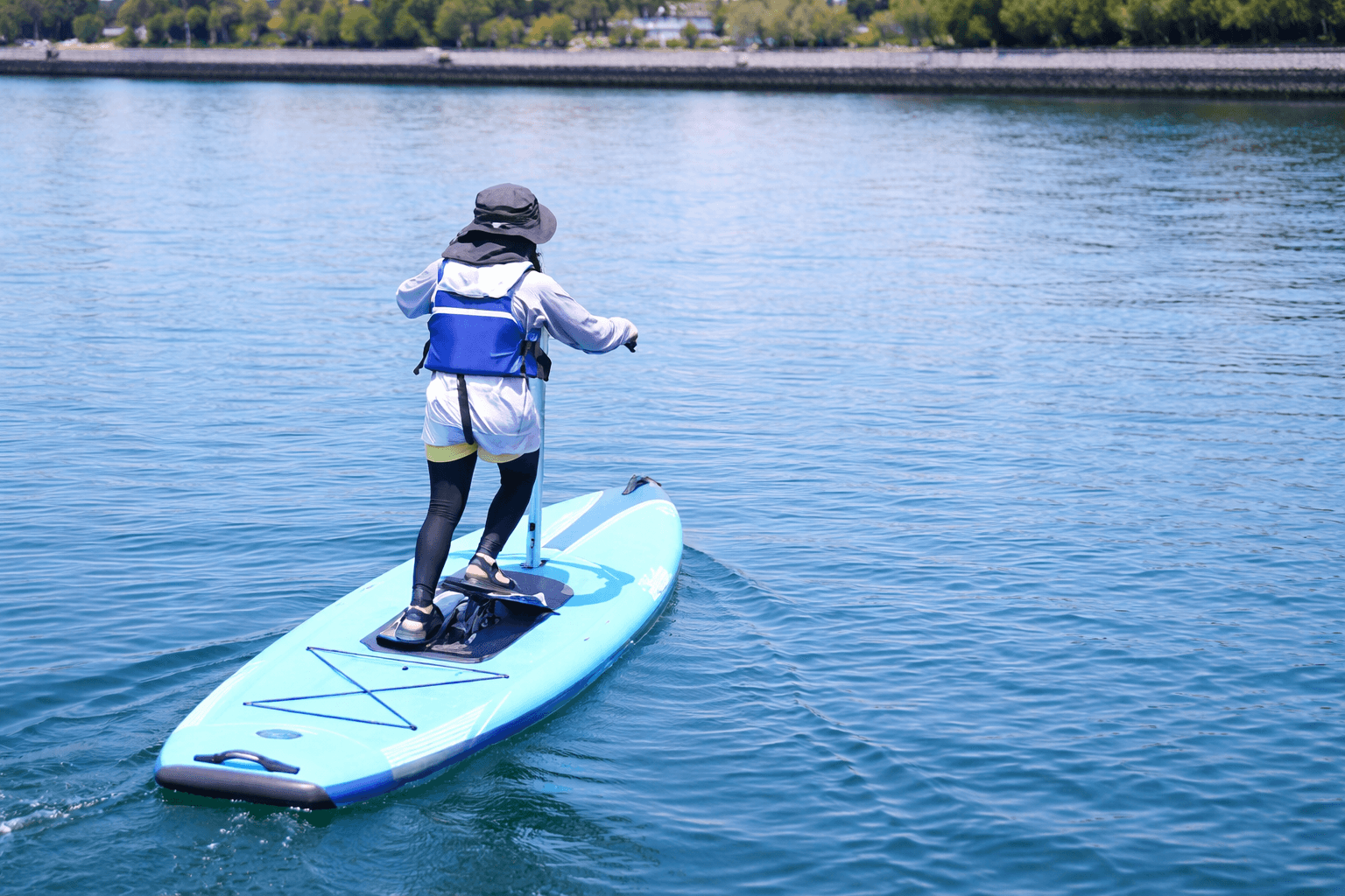 神戸マリンピア 足漕ぎカヤック「HOBIE」再開!アウトレットでお得に体験のイメージ画像