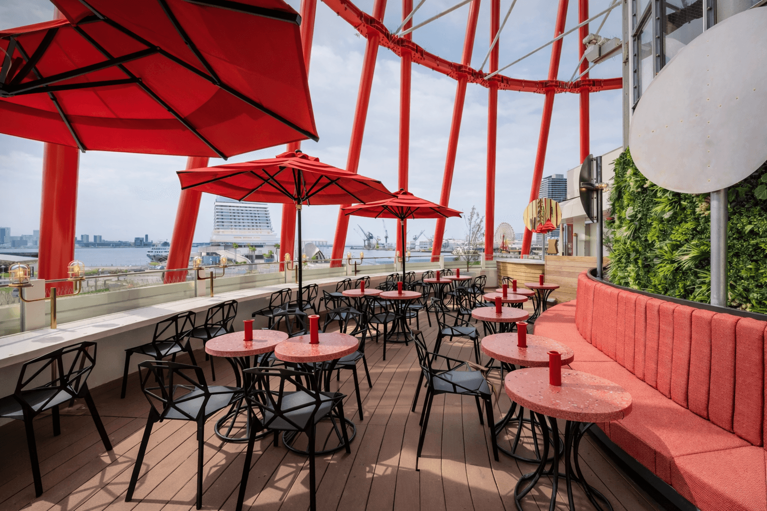 神戸ポートタワー「いちごフェア」開催!やくもファーム完熟いちごパフェ&ジャムのイメージ画像