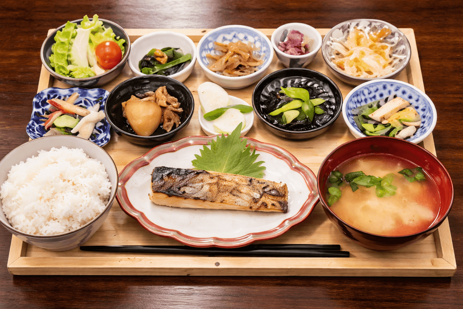 兵庫駅に「ごはん処ここはる」開店|中央市場の鮮魚と手作りおばんざいのイメージ画像
